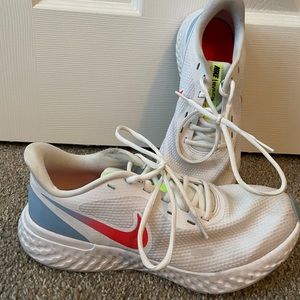 Nike Revolution Sneakers